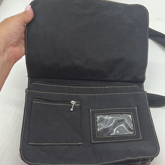 Baggallini Black Nylon Crossbody bag with built in wallet BP4424C - Picture 14 of 15